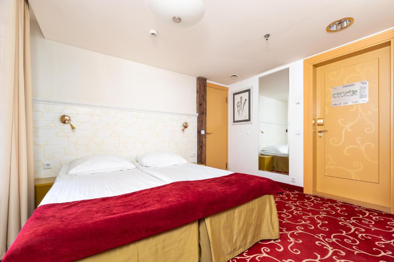Meriton Old Town Garden Hotel Talin Exterior foto