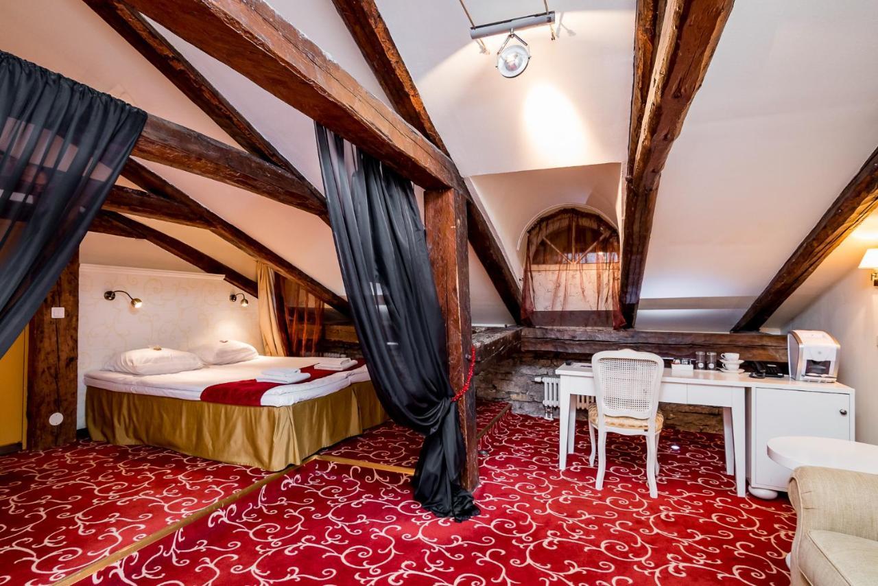 Meriton Old Town Garden Hotel Talin Exterior foto