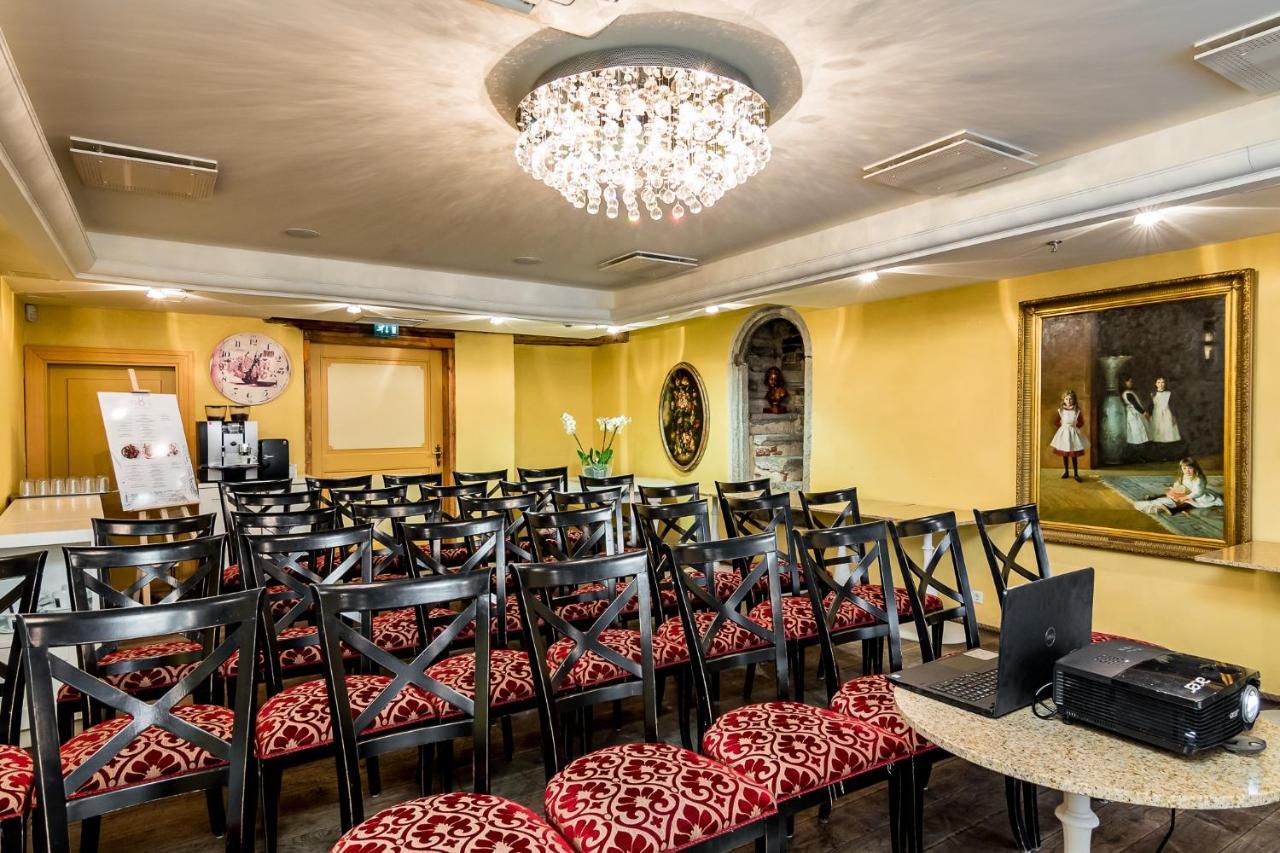 Meriton Old Town Garden Hotel Talin Exterior foto